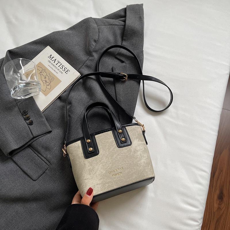 Super Fire Small Bag Women's Autumn and Winter Versatile 2025 New Shoulder Messenger Bag Popular This Year Portable Bucket Bag