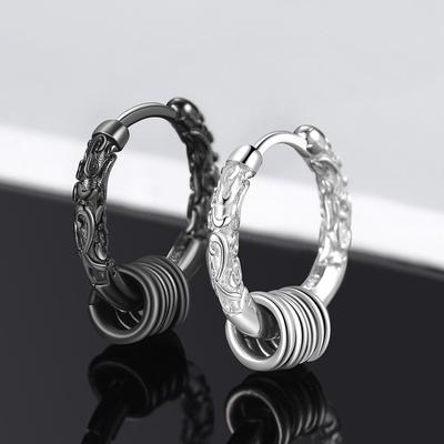 Pendientes chapados en plata Pendientes de oro negro para hombres Aros de oro delicados Pendientes individuales de hip-hop personalizados Temperamento de moda para hombres y mujeres