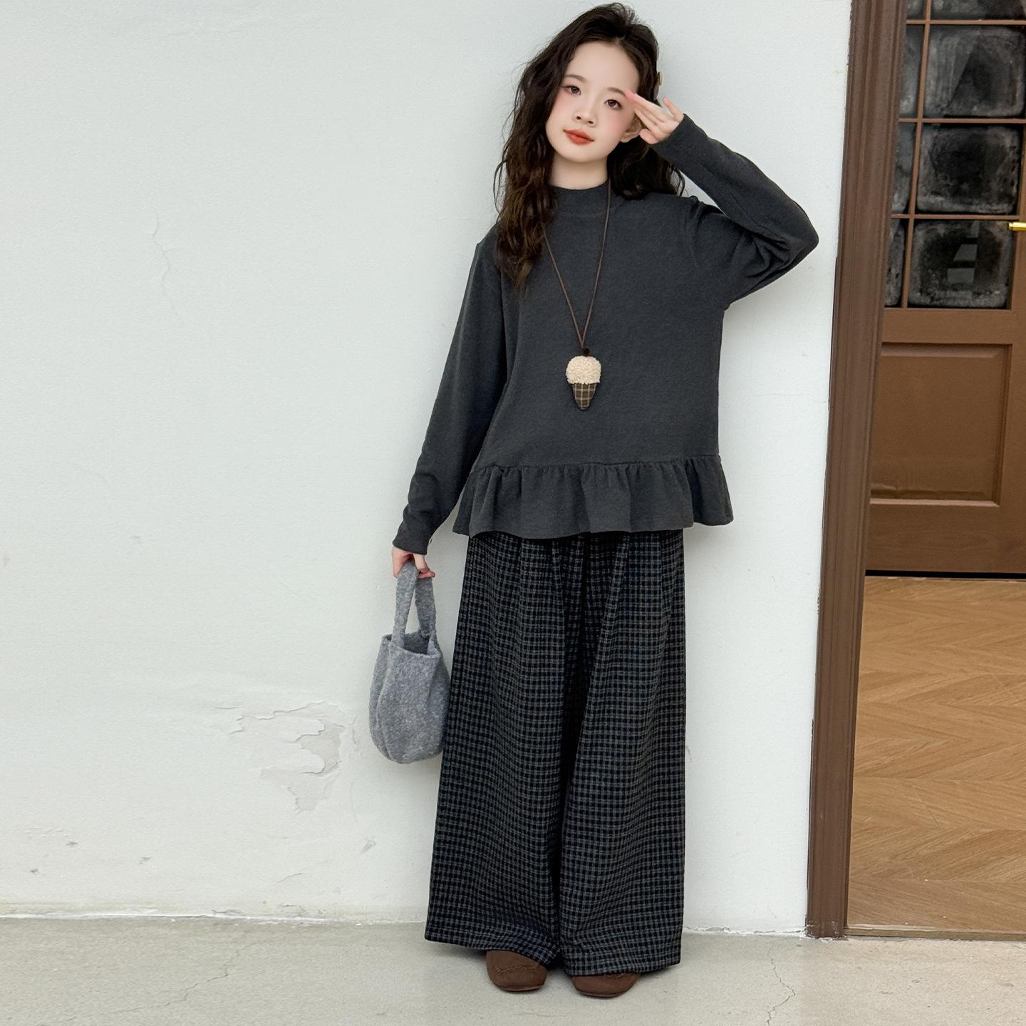 

Мода для девочек 2025 Осень Вязаный жилет и комплект из трех предметов 170cm