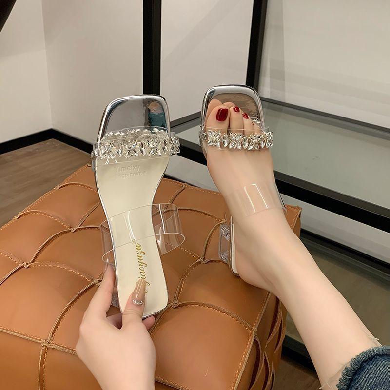 Versatile transparent one-word drag femininity medium heel 2025 new summer rhinestone outer wear thick heel French crystal cool slippers