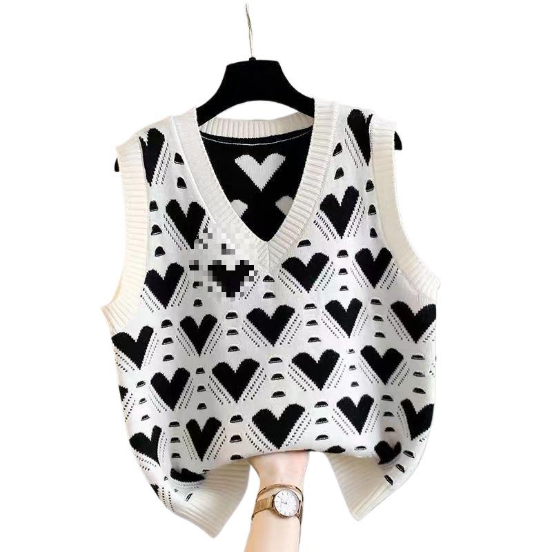 Heart Autumn Winter Women's Knit Vest: Trendy College Style Sweater for 2025