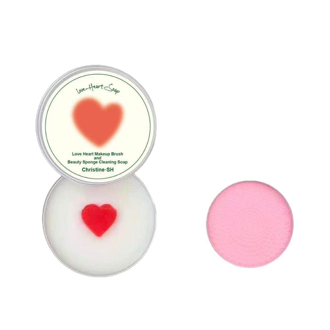 Heart-Shaped Makeup Brush & Sponge Cleaning Tool - Portable Mini Cleanser