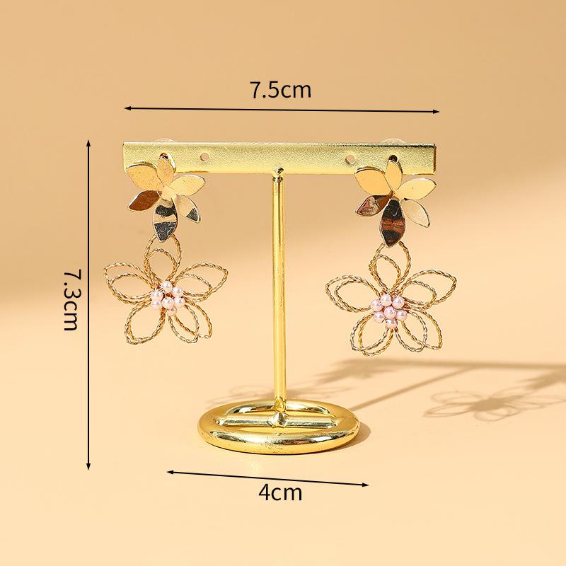 

Creative earrings display stand, ear jewelry, earrings, pendants, hangers, earrings display, shooting props, window display зелений