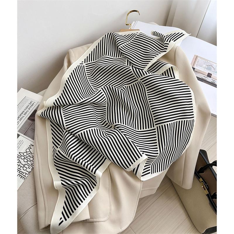 2025 New Fashion Women Triangle Scarf Bohemian Style Paisley Designer Long Ribbon Twill Silk Scarves Neckerchief Luxury