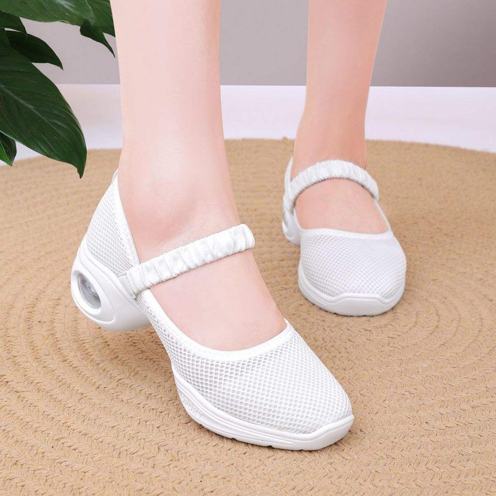 2025 new square dance shoes mesh breathable dance shoes women's soft sole versatile fashion travel casual dance shoes