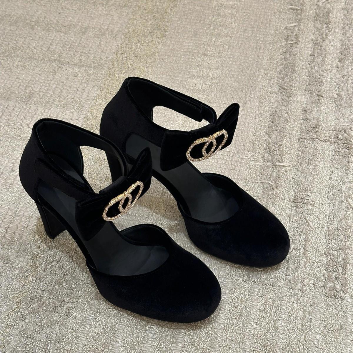 

Xiaoxiangfeng rhinestone leather thick heel high heels women s bow Velcro Mary Jane single shoes ladyshoes 40 чёрный