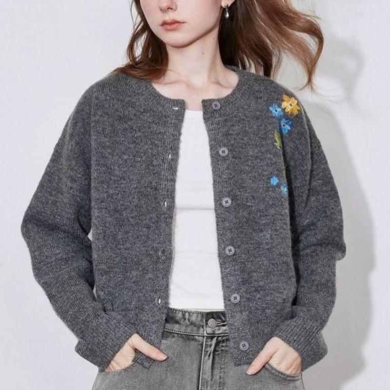 Embroidered knitted cardigan women's autumn and winter new loose crew neck flower sweater jacket women