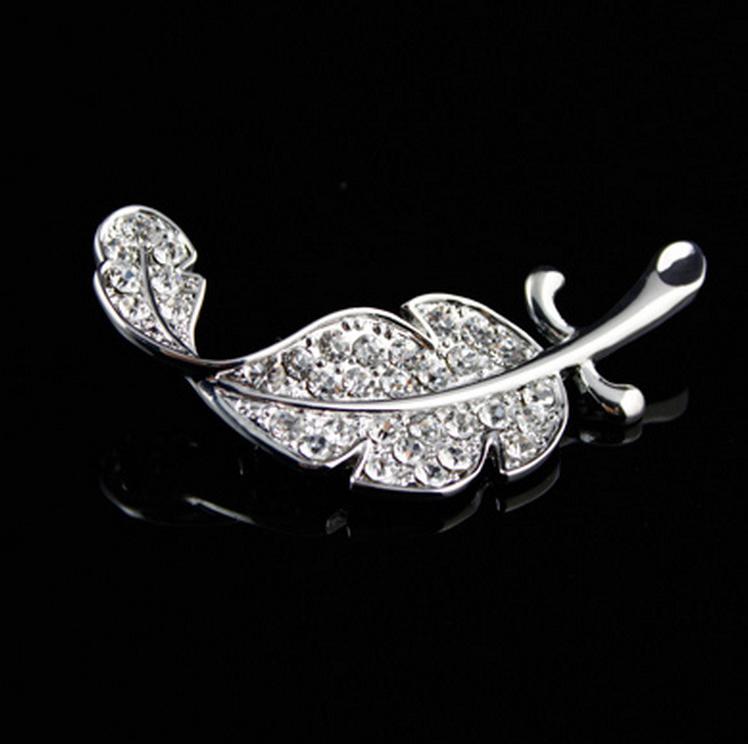 Exquisite Fashion Simple Full Rhinestone Large Leaf Brooch Feather Pin Gift Korean Ladies Men s Feather Brooch Custom Clothing