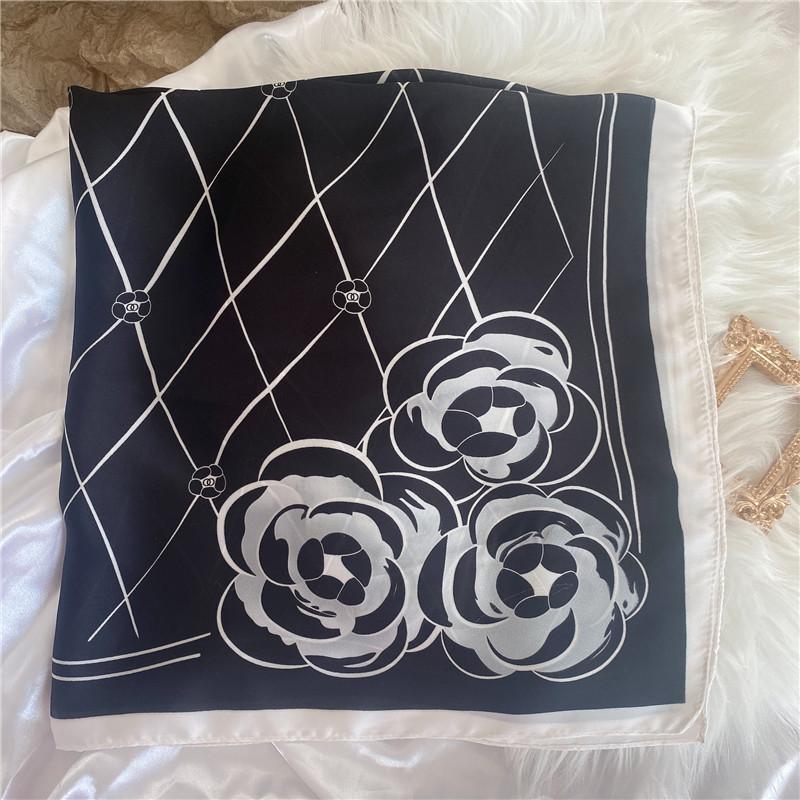 Luxury Desig Cashew Print Square Scarf Women’s Summer Breathable Silk Bandanna Luxury Female Neckerchief Fashion Hijab Gift 70cm