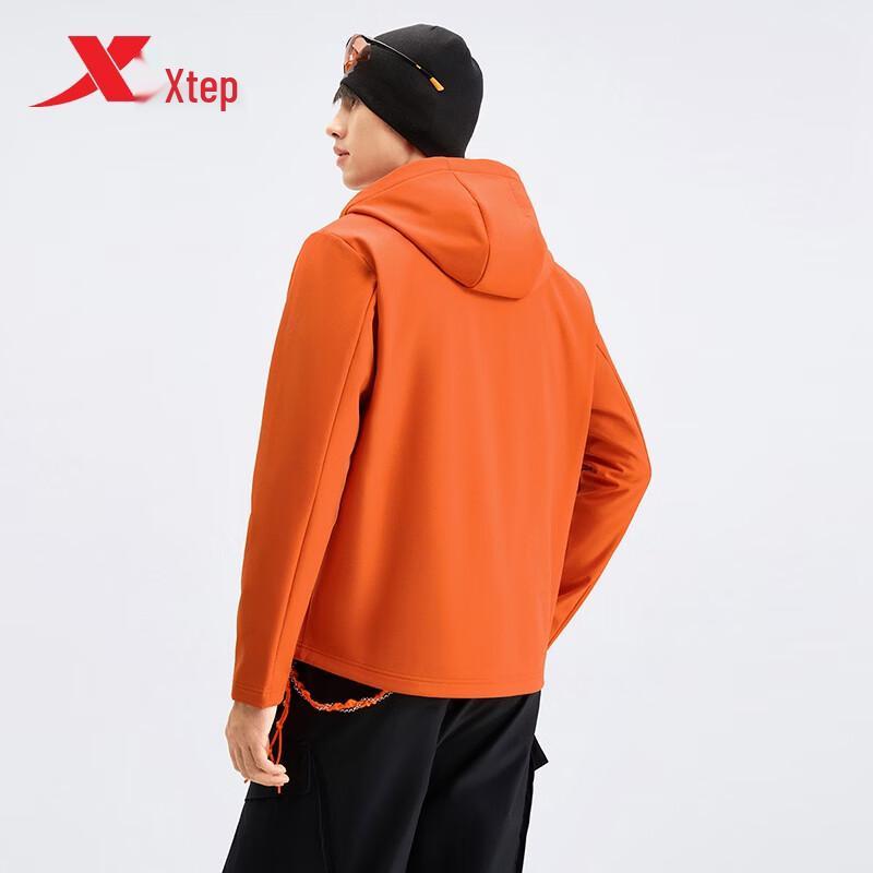 Xtep Men's Outdoor Windproof & Water-Resistant Thermal Softshell Jacket