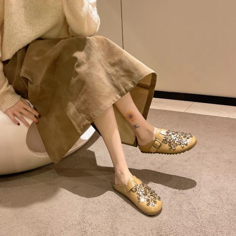 Fashion Brand Shoes Female 2025 Mules Women's Slippers Casual Slippers Women Fashion Rhinestone Flower Shoes Belt Buckle Flat Slippers