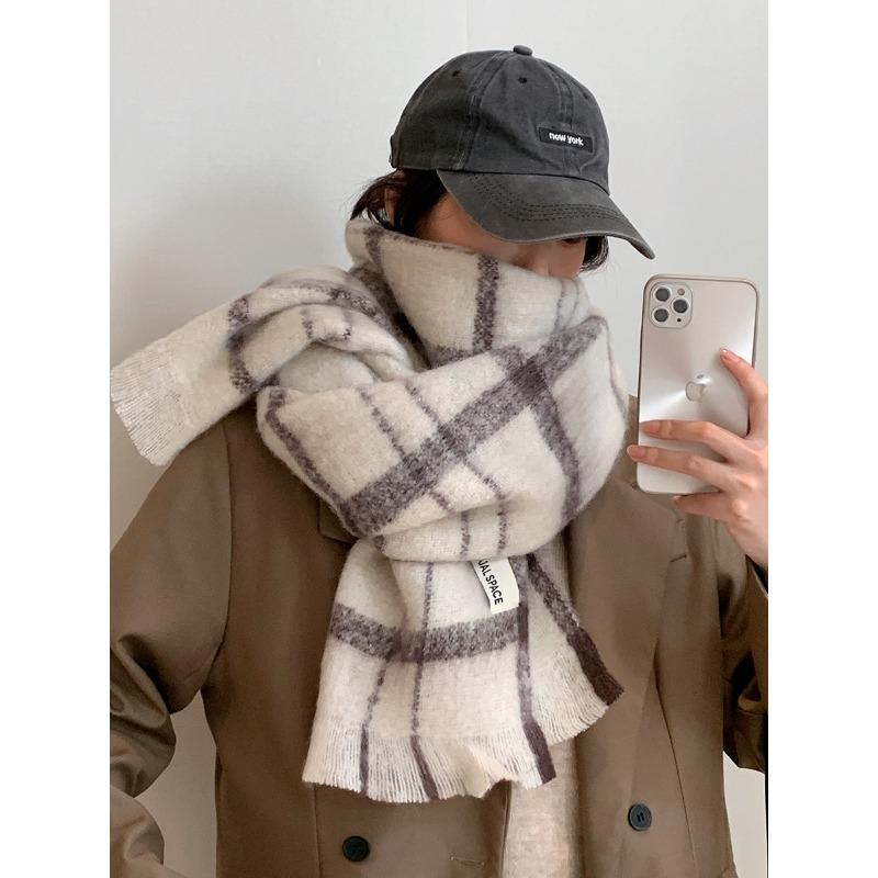 Winter New High-end Versatile Short Fringed Plaid Scarf Warm Thickened Shawl Student Couple