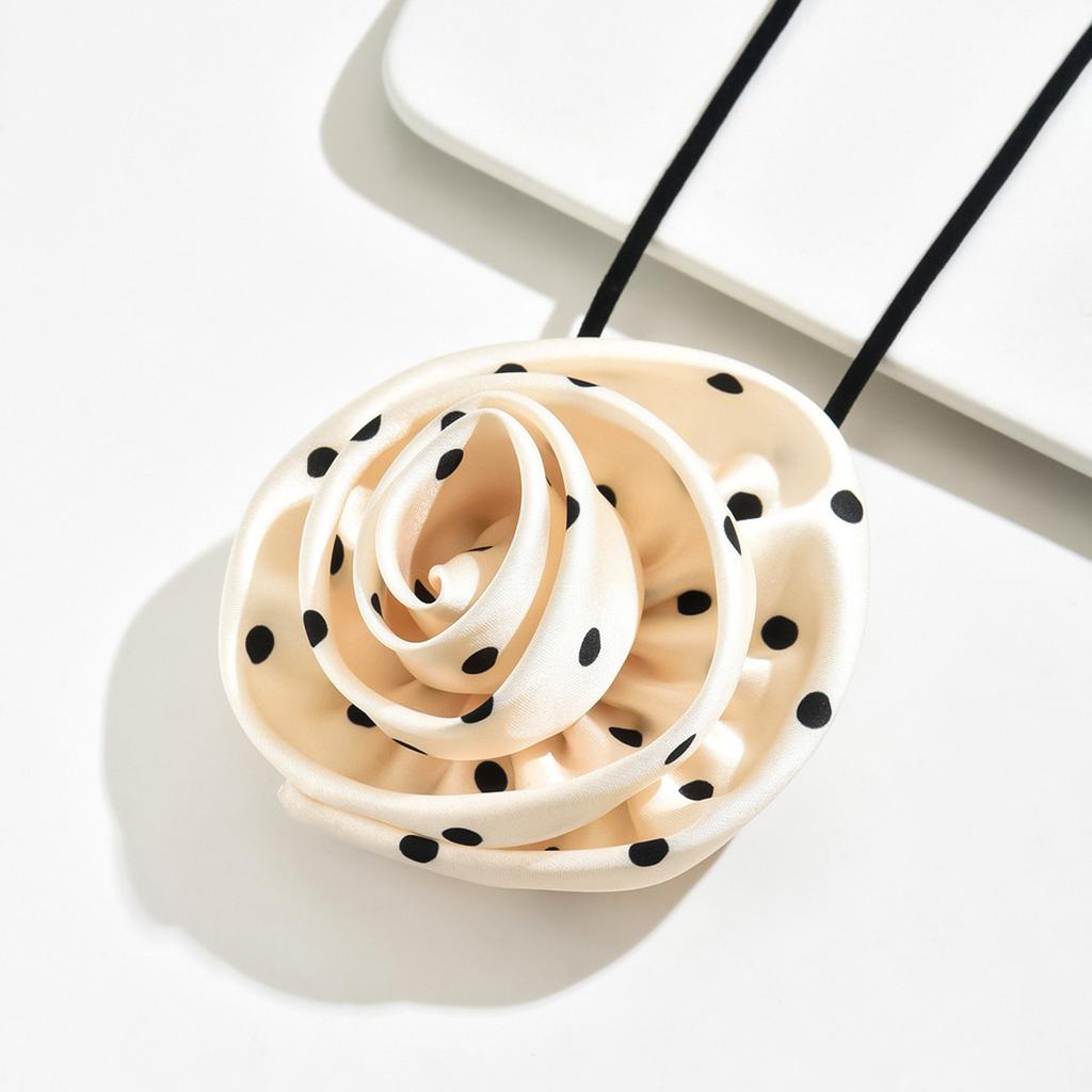 Three-dimensional flower necklace ins bohemian personality long strap choker neck chain