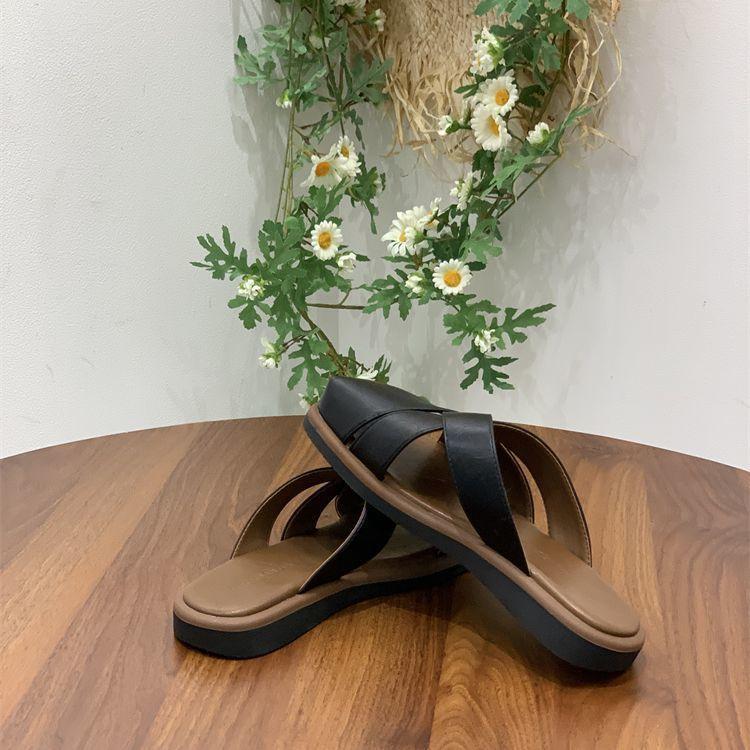 

Новая сумка-хобо с плоским дном и полушлепанцы женские летние 2025 модные и универсальные плетеные простые сандалии на одном ремешке 40 чёрный