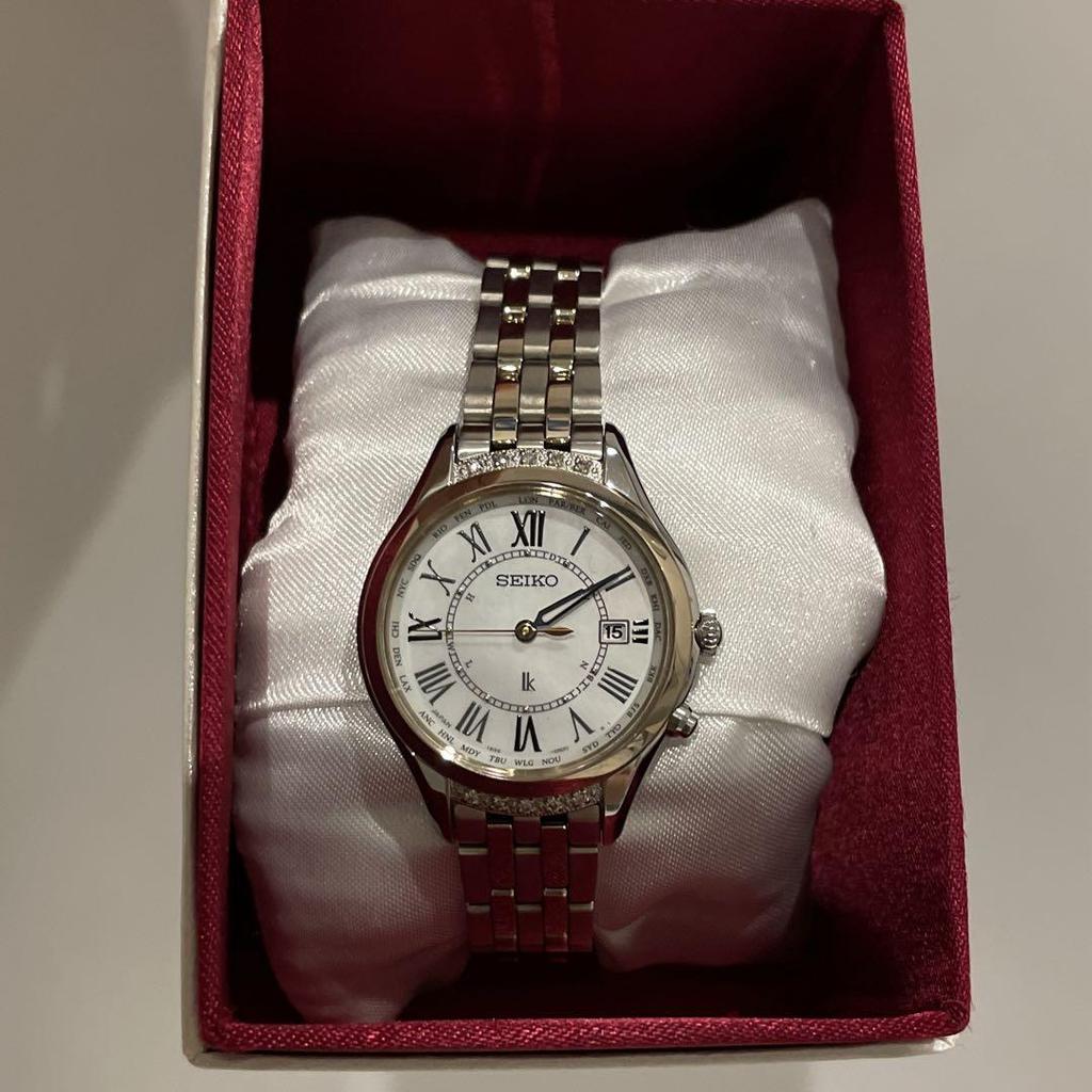[USED] Seiko Lukia SSVV056 Diamond Mother-of-Pearl Radio-Controlled Solar Watch