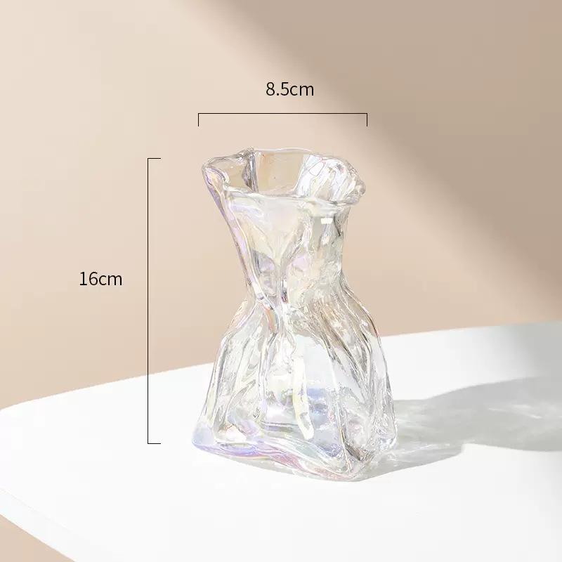European Style Transparent Glass Vase for Creative Flower Arrangements - High-End Décor for Living Room or Desktop.
