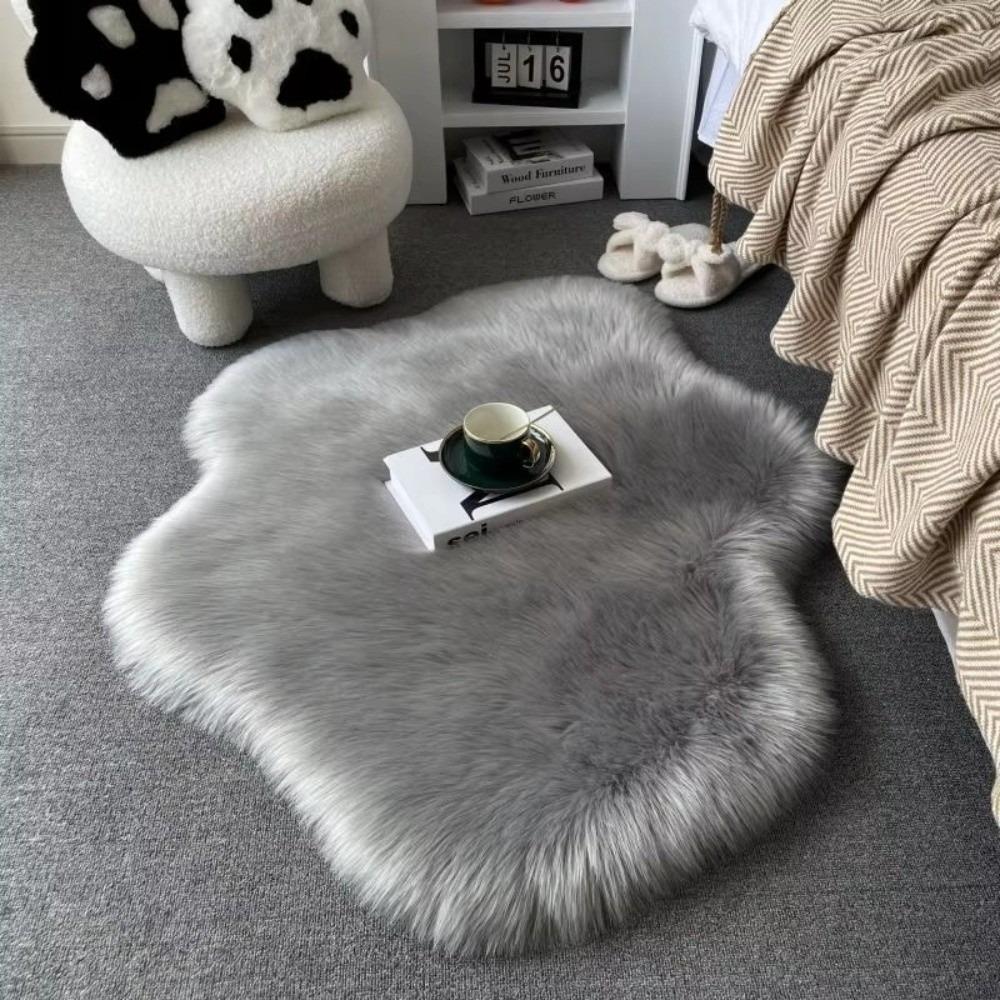 Cloud-Shaped Plush Carpet Artificial Wool Irregular Plush Carpet Warm Artificial Wool Rug Bedroom