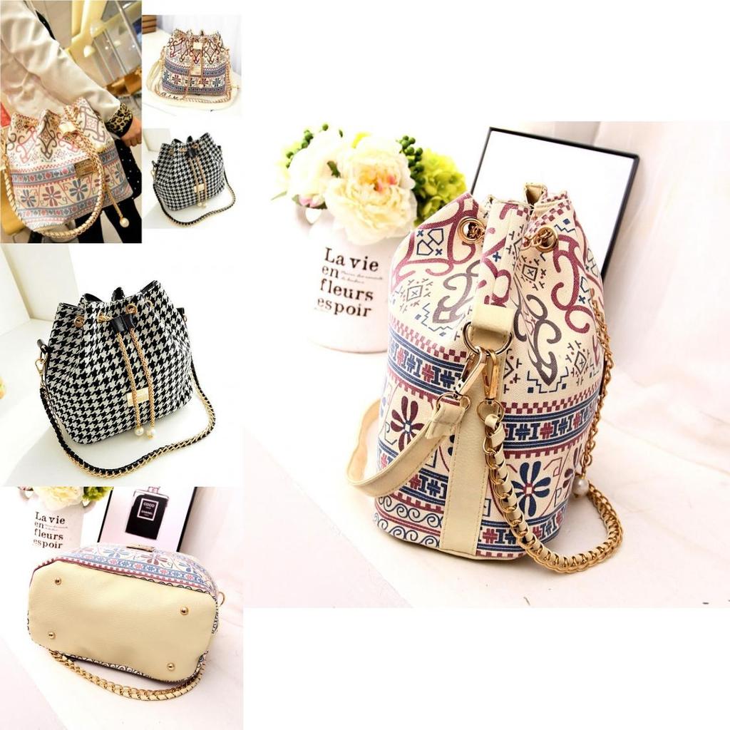 Classic Canvas Handbags For Women With Spacious Interior And Zipper Closure