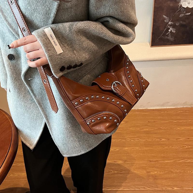 PU Leather Shoulder Bag for Women Rivets Studded Crescent Bag Buckle Underarm Bag Large Capacity Hobo Bag for Work Travel CLE