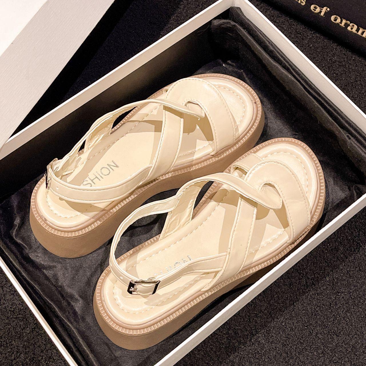 

2025 новые французские ретро-сандалии с одним словом и пряжкой, женские летние сандалии на плоской подошве с толстой подошвой, модные римские туфли 40 хаки