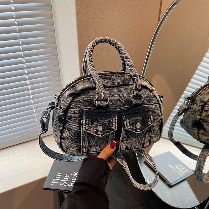 New niche design bag women's shoulder pillow bag fashion casual commuter handbag messenger bag