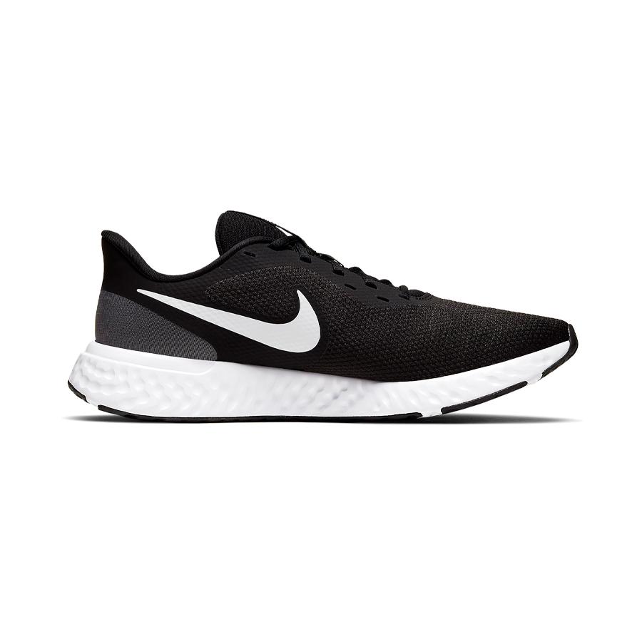 Nike Revolution 5 Svarte/Hvite Sneakers BQ3204-002