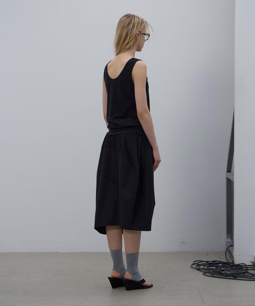 LCDC™ Shaped Hem Tank Top (Black)