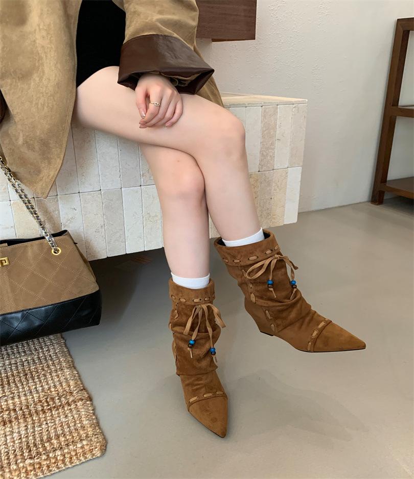 

Pleated pointed Chelsea boots wedges straps 2025 autumn and winter new retro niche Maillard mid boots 39 светло-коричневого