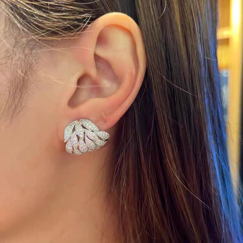 Leaf And Leaf Stud Earrings For Women, Fashionable Super Shiny Micro-Inlaid Zircon Jewelry, Celebrity Style Light Luxury Earrings