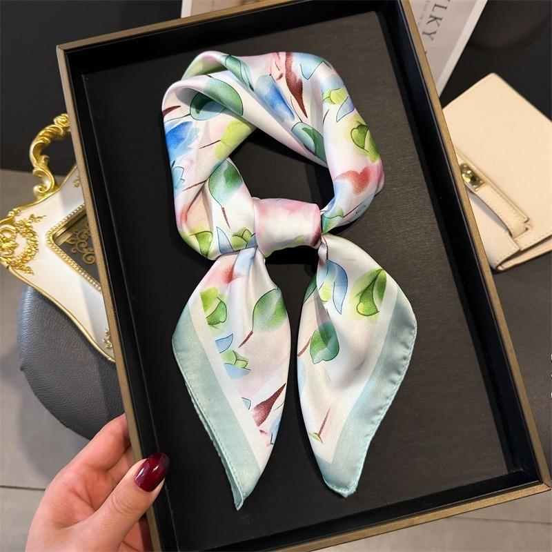 

68cm Colorful Leaf Printed Scarf New Spring and Summer Imitation Silk Scarf Fresh and Versatile Shawl Sun Protection Headscarf синій