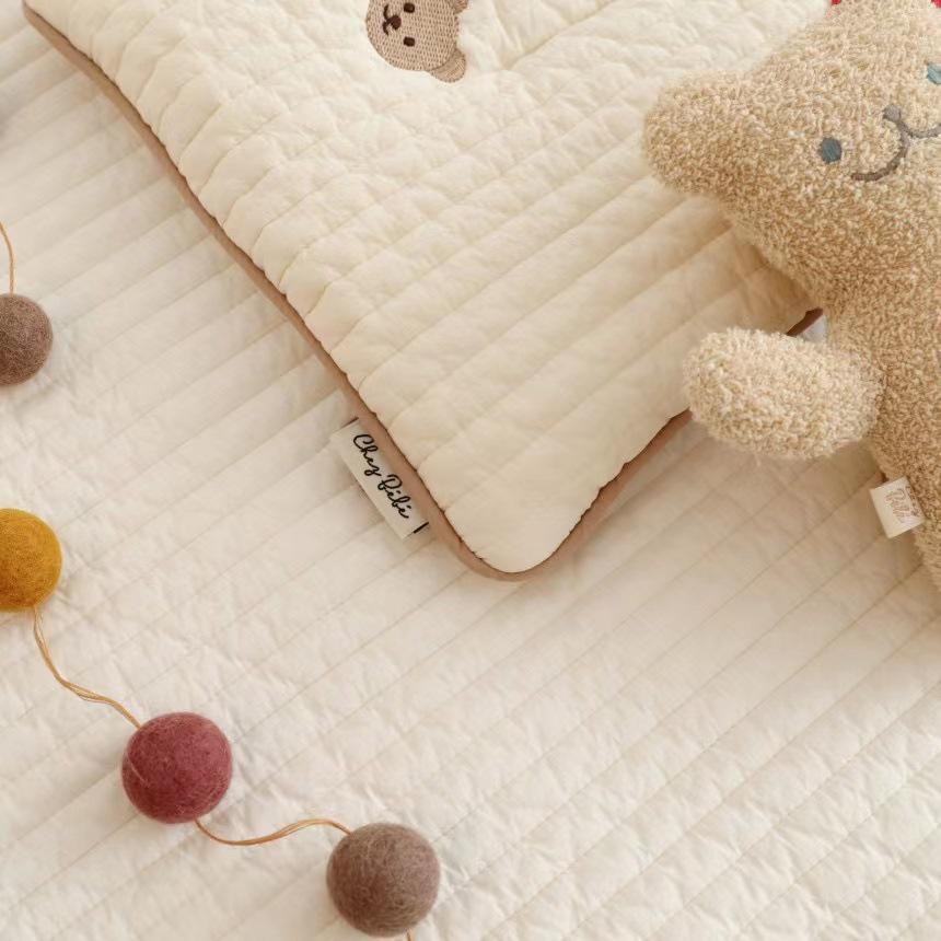 2021 Koreanische Gesteppte Bestickte Kissen: Schweißabsorbierend, Atmungsaktiv, für Kindergartenbabys