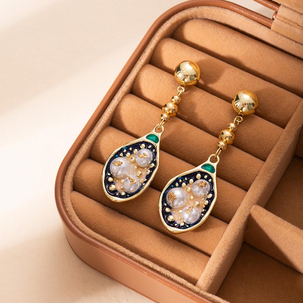 Exquisite Irregular Oil Painting Style Stud Earrings Long Pearl Inlaid Light Luxury High-End Temperament Earrings