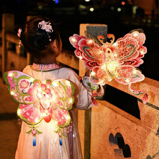 Butterfly Lantern Handheld Spring FestivalDecor DIY Chinese Traditional Lantern for Hanfu Cosplay Chinese New Year Mid-Autumn Festival Decoration