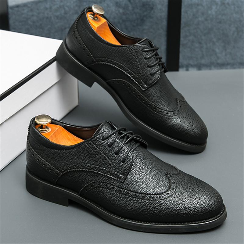 

Luxury Gentleman New Men s Charm Red Patent Leather Oxford Brogues Shoes Designer Formal Wedding Prom Dress Homecoming Footwear 38