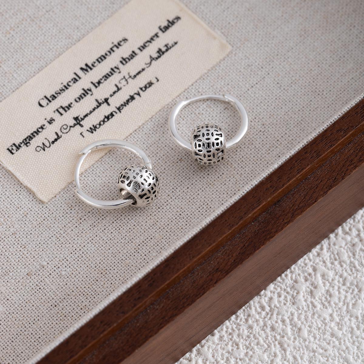 Chic Japanese-Korean Style Hollow Round Earrings - Luxurious, Exquisite & Versatile for Women