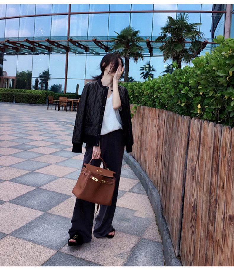 Women's Minimalist High-End White Short Sleeve T-shirt, Summer 2023