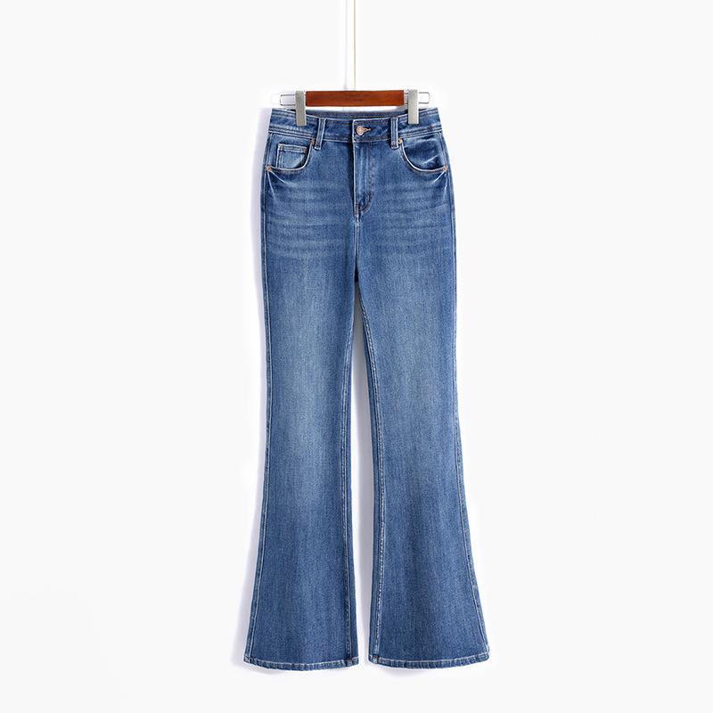 

Elevate Aura: High-Waisted Vintage Blue Jeans, Slimming Wide-Leg, Slight Flare M