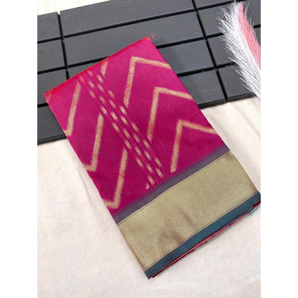 Bellissimo pallù ricco e lavorazione jacquard su tutto il sari