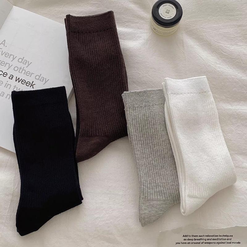 Damen Wadenlange Schlankmachende Plüschsocken: Vertikale Streifen, Lockere Manschette, Atmungsaktiv, Anti-Pilling, Doppelnadel-Finish.