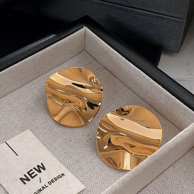 

Metal Sequin Earrings 2026 New Popular Wave-Shaped Round Earrings Light Luxury High-End Simple European and American Style Earrings Gold