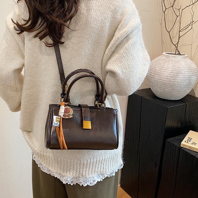 Textured Niche Bag 2025 New Small Square Bag Personalized Casual Simple Handbag Retro Large-capacity Messenger Bag