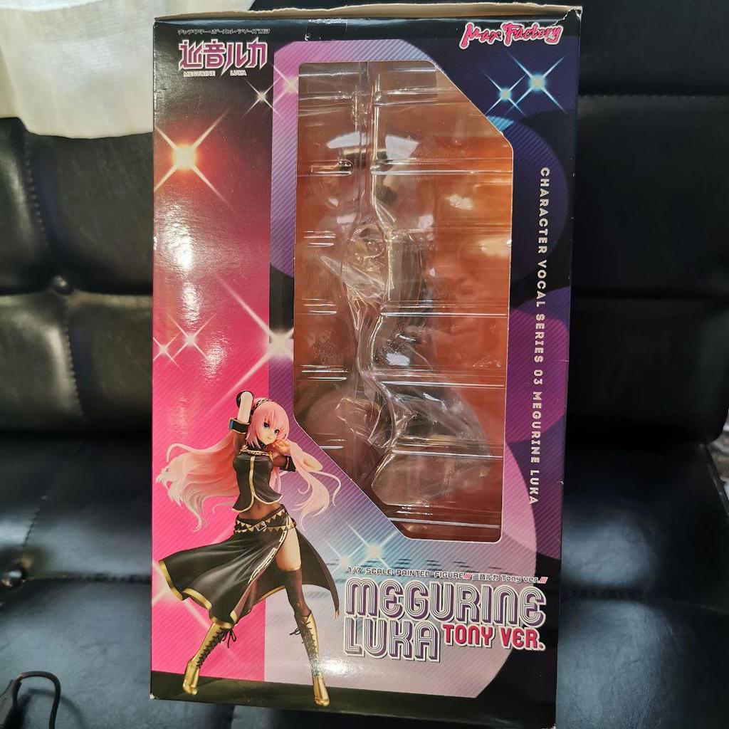 [USED] Opened MEGURINE LUKA TONY VER. figure