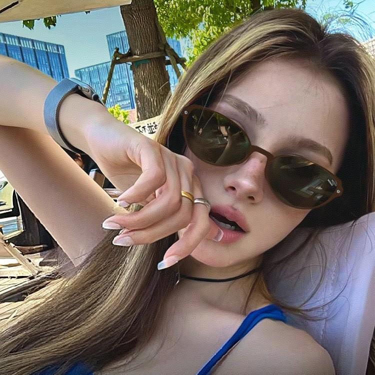 New women's polarized sunglasses, European and American fashion integrated small frame high-end retro UV-proof cat eye sunglasses