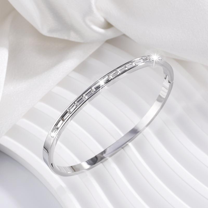 Starry Sky Silver Titanium Steel Bracelet for Women - High-End, Versatile, Full Diamond, Non-Fading Fashion Accessory