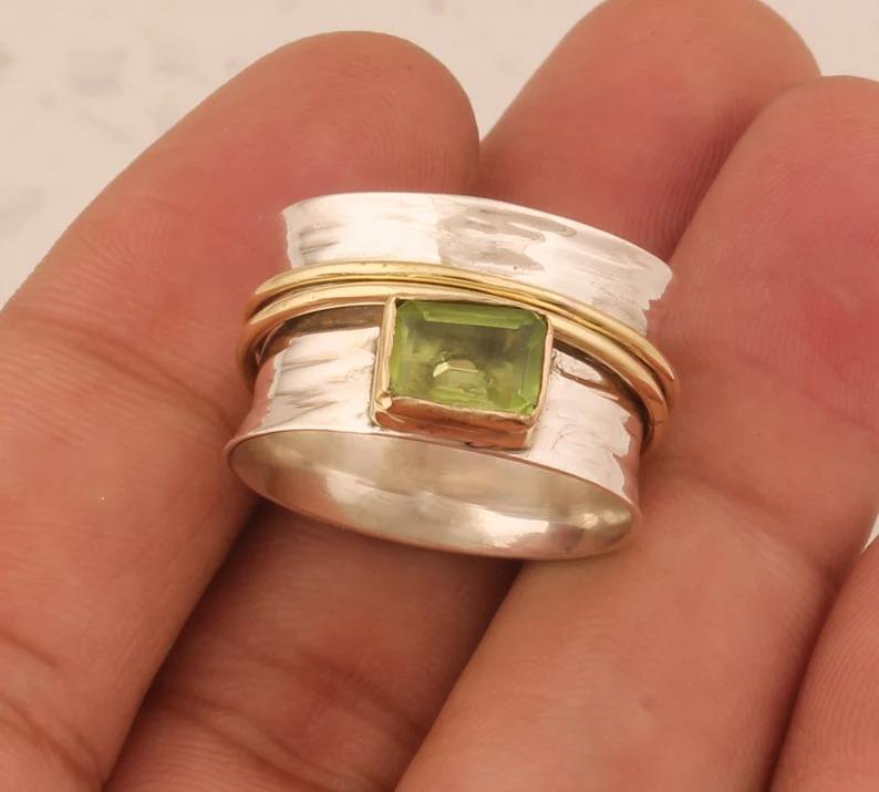Peridot Gemstone Spinner Band Prsten, 925 Sterling Silver, Birthstone Ring, Spinner Ring, Bohemian Ring, dárek k výročí svatby