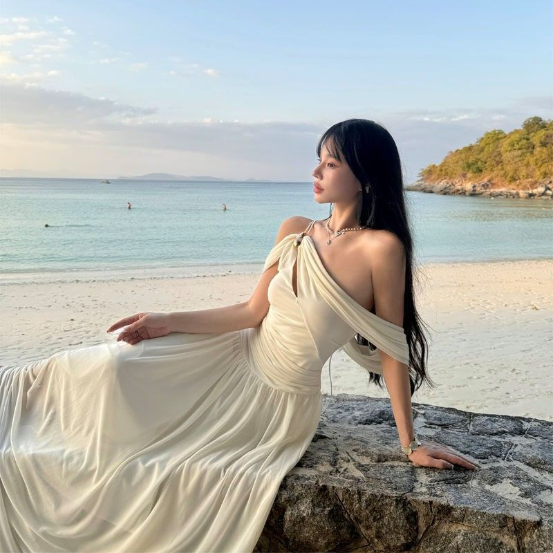 French white dress female summer pure desire sexy fairy fluttering high sense seaside vacation beach long skirt