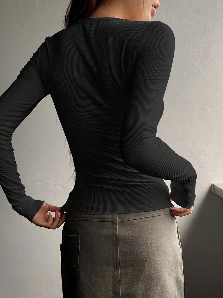 2026 Autumn/Winter Women's Ribbed V-Neck Slim-Fit Knitwear Top