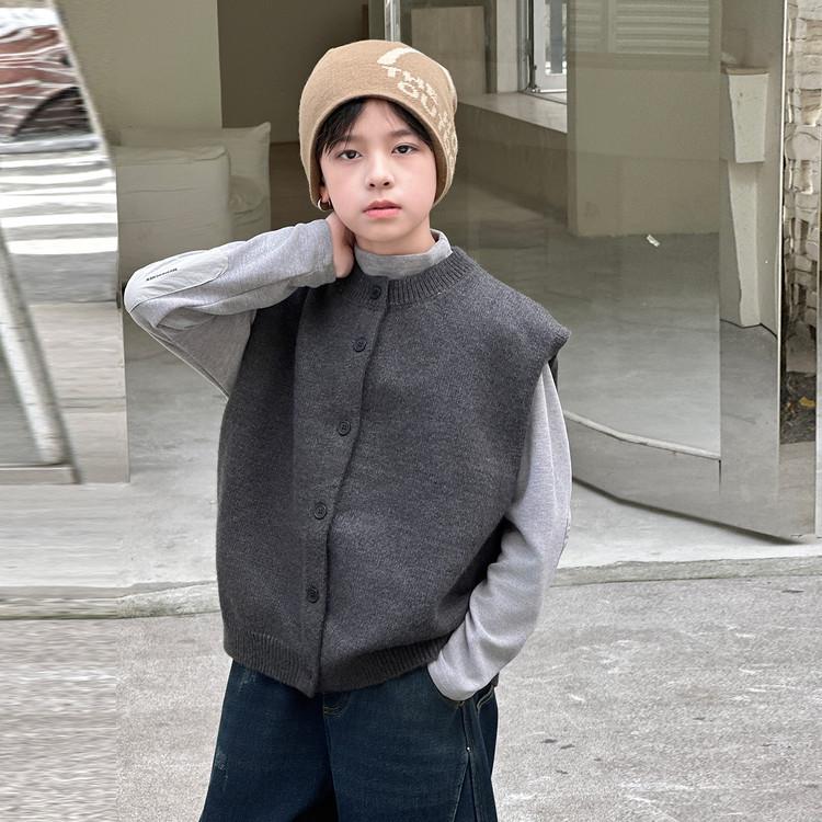 

2025 Autumn/Winter Retro Boys Knitted Vest & Long-Sleeve Base Layer Set 130 cm