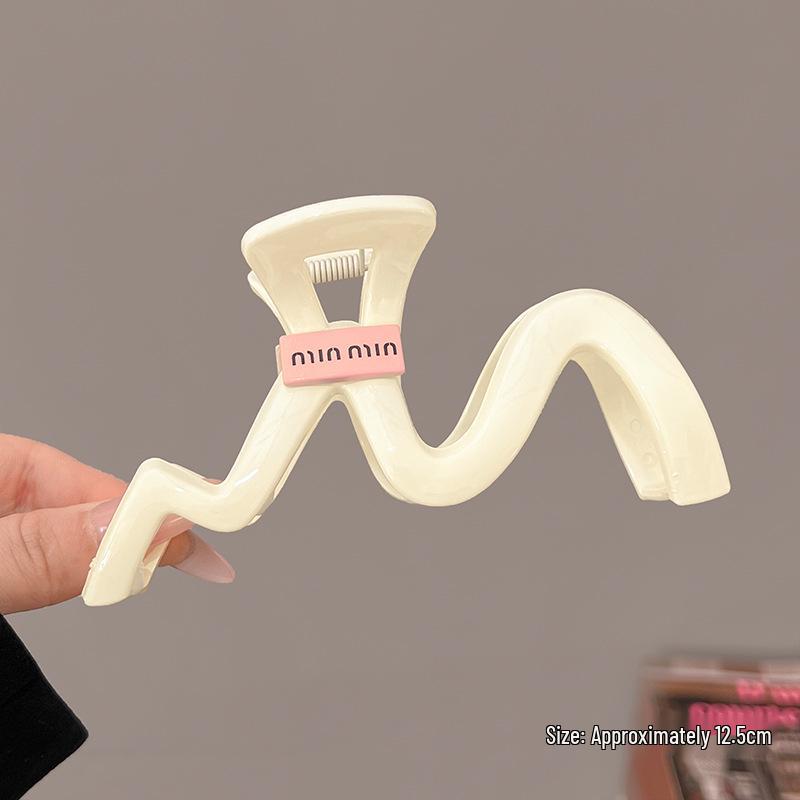Großer französischer Retro-Klammer-Haarclip für elegante Damenfrisuren.