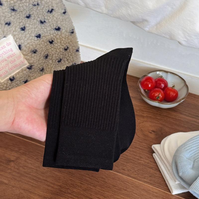 Boneless Anti-pilling Autumn and Winter Socks Solid Color Mid-calf Socks Versatile Socks for Women